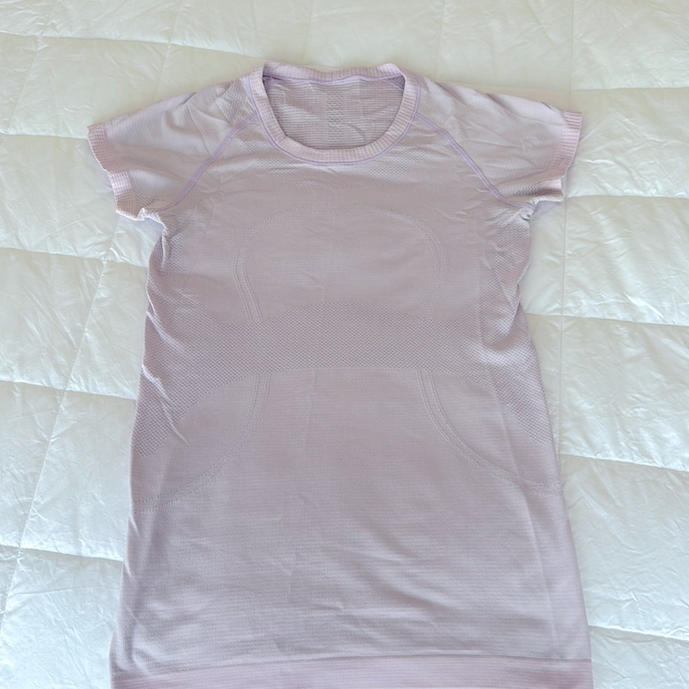Lululemon Swiftly Tech Short-Sleeve Shirt 2.0 Hip Length in Light Lilac
